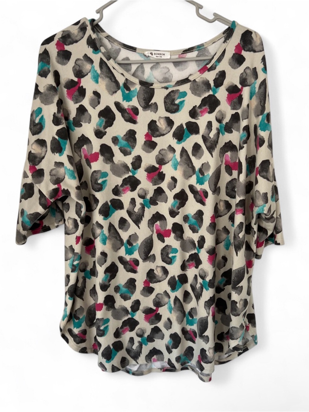 Bombom Cream Leopard-Print Short Sleeve Tee with Teal & Pink Accents